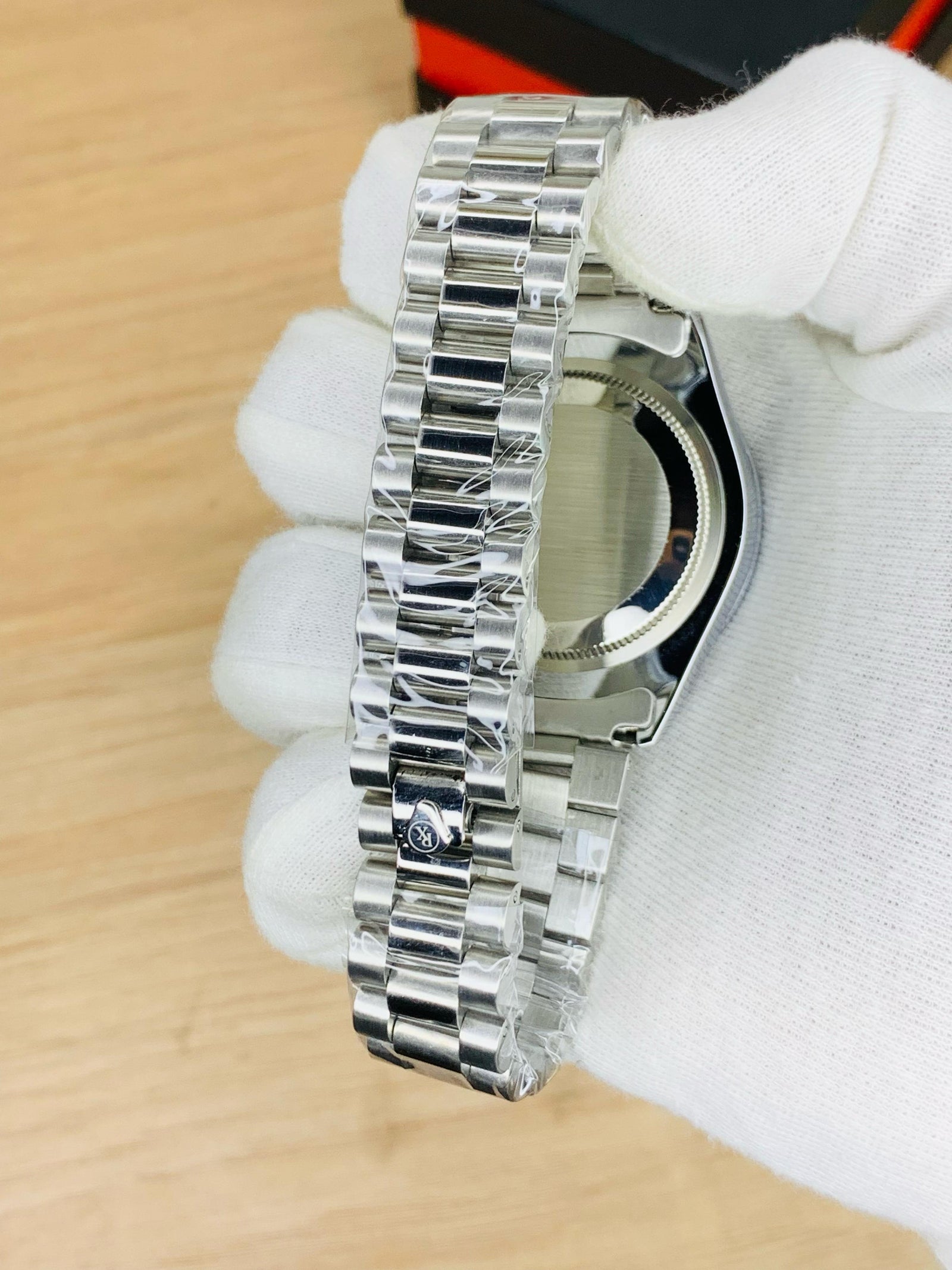 Rolex Oyster Perpetual – Blue Sunray Dial | Date Edition Auretimes